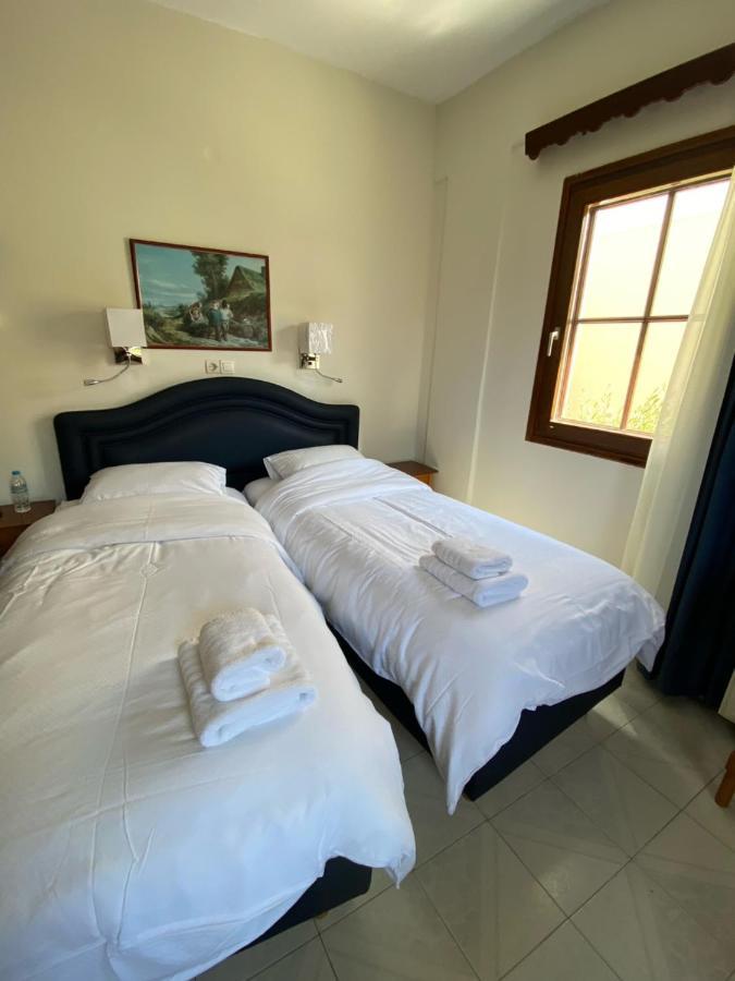 Victoria Studios Spetses Town Exterior photo